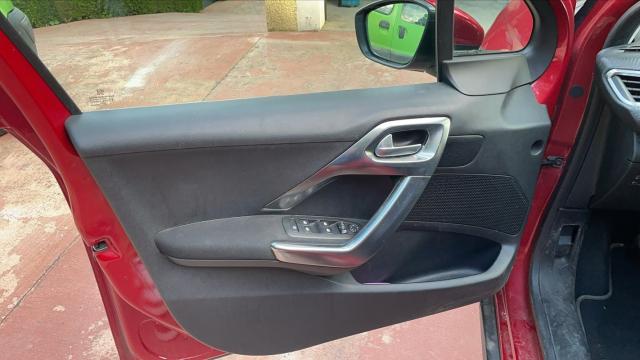 Peugeot 2008 image 5