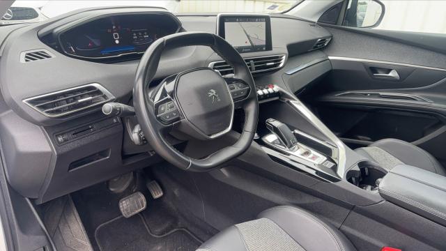 Peugeot 5008 image 1