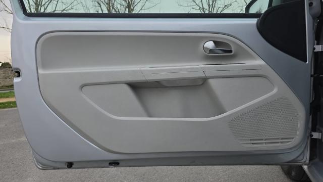 Volkswagen Up! image 6