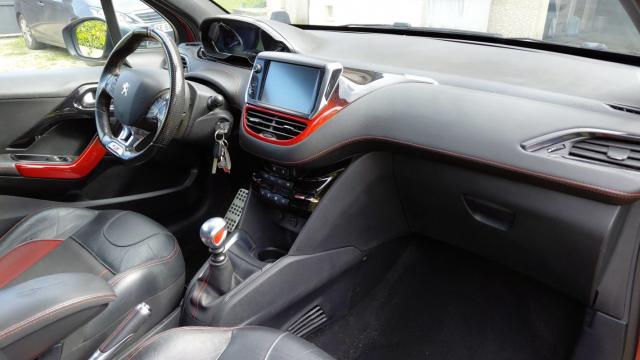 Peugeot 208 image 1