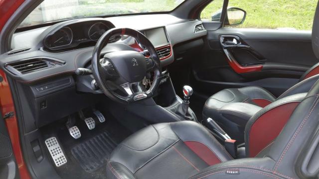 Peugeot 208 image 9