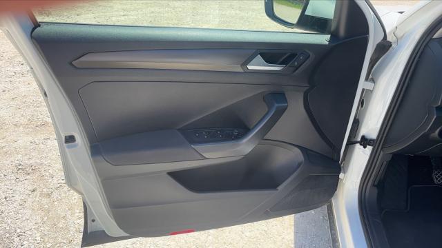 Volkswagen T-Roc image 5