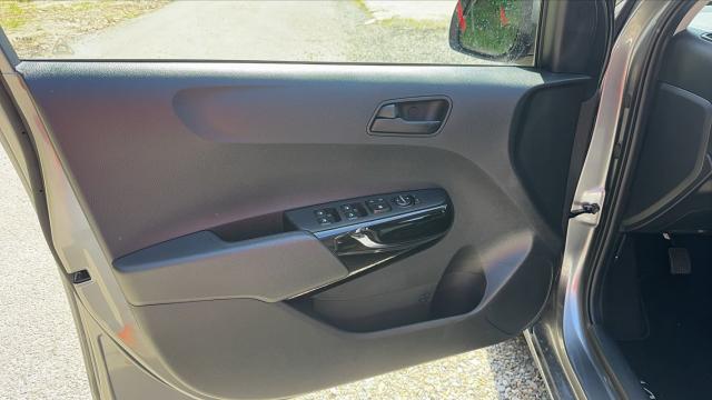 Kia Picanto image 8