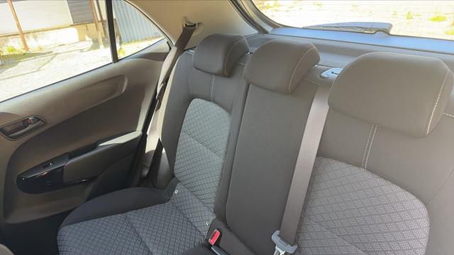 Kia Picanto image 9