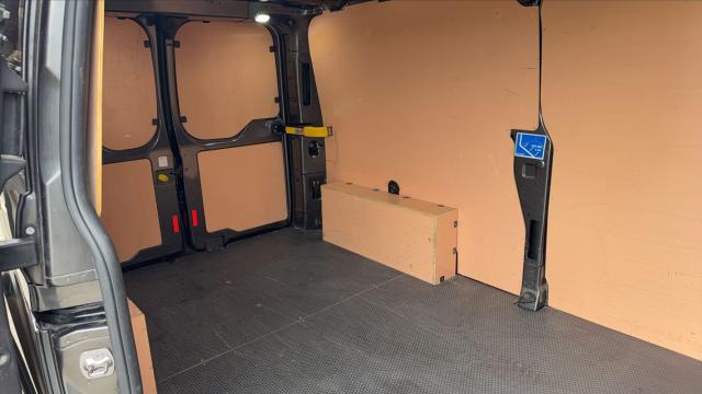 Ford Transit Custom image 4