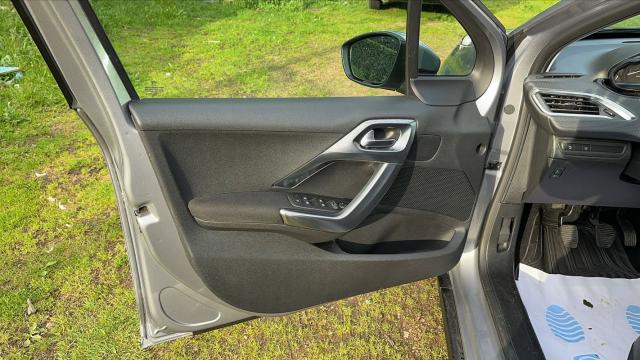 Peugeot 2008 image 9