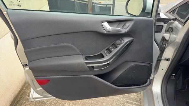 Ford Fiesta image 6