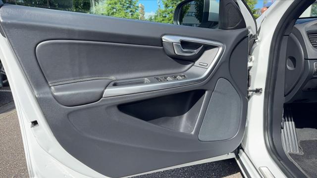 Volvo V60 image 5