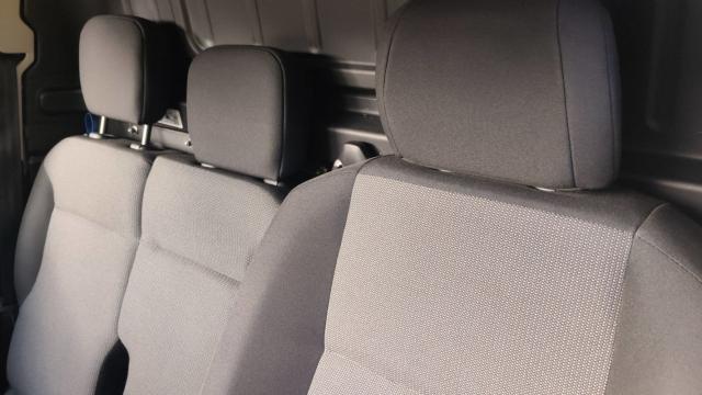 Peugeot Partner image 2