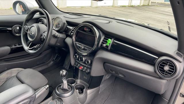 Mini Cabrio image 5