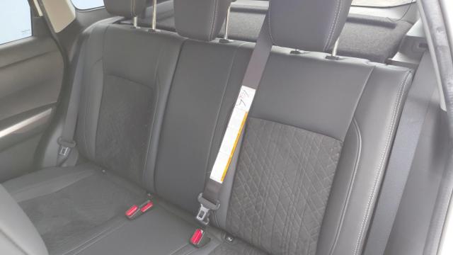 Suzuki Vitara image 7