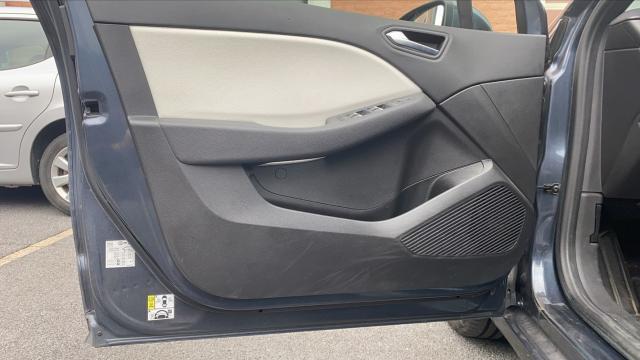 Renault Clio image 9