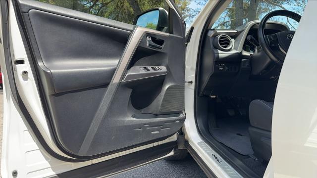 Toyota Rav4 image 3
