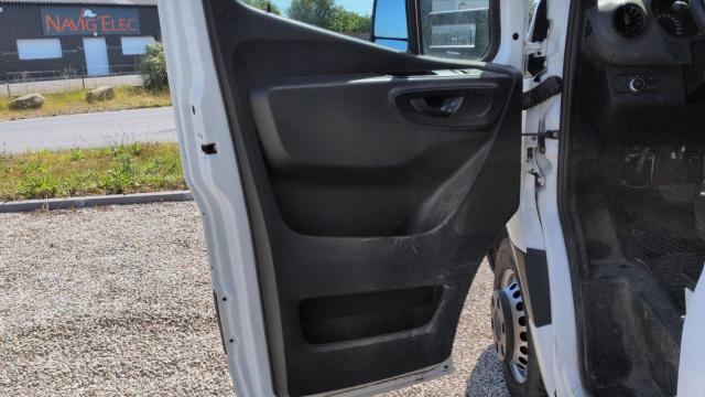 Mercedes Benz Sprinter image 9