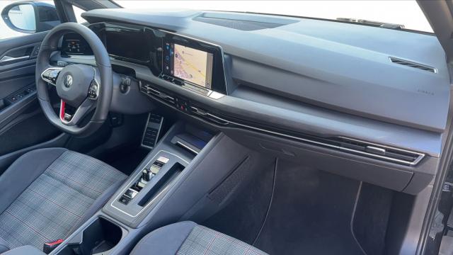 Volkswagen Golf image 8