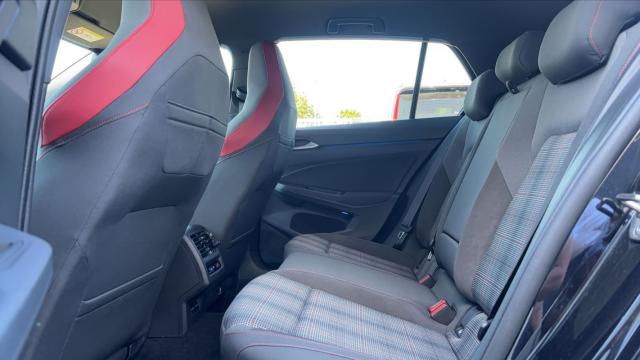 Volkswagen Golf image 9