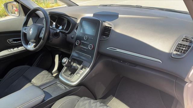 Renault Grand Scénic image 9