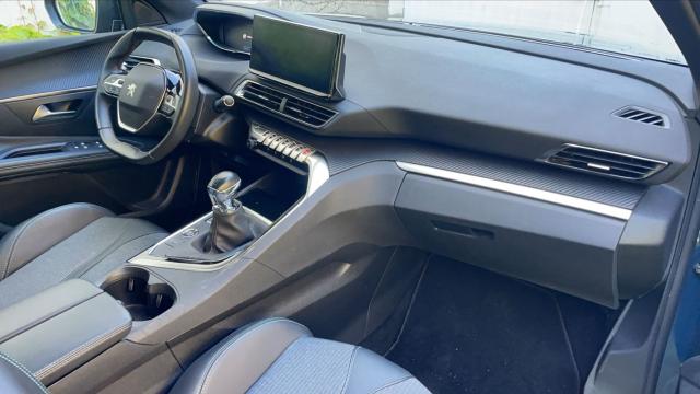 Peugeot 3008 image 2