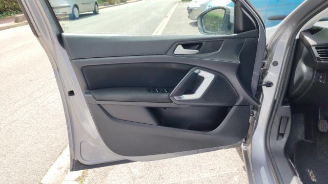 Peugeot 308 image 1