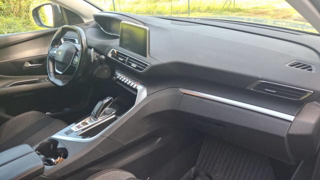 Peugeot 3008 image 3