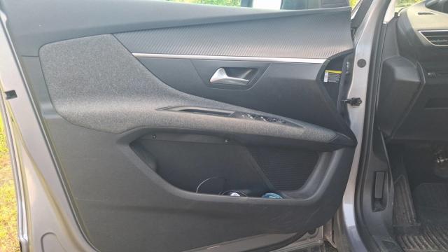 Peugeot 3008 image 9