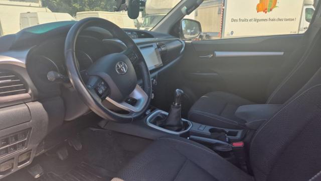 Toyota Hilux image 8