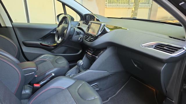 Peugeot 208 image 6