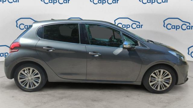 Peugeot 208 image 8