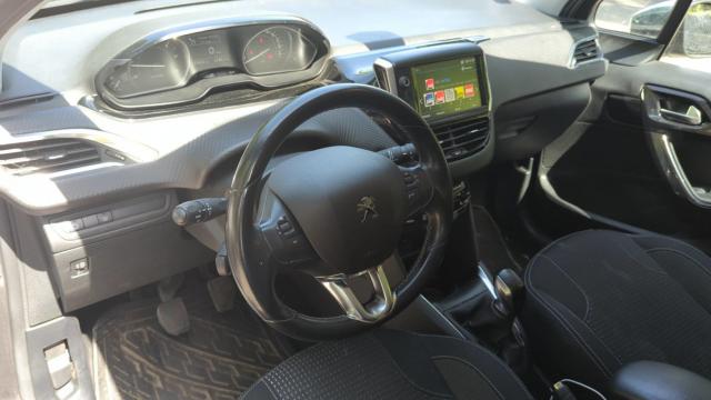 Peugeot 208 image 5