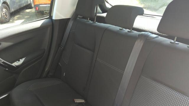 Peugeot 208 image 7