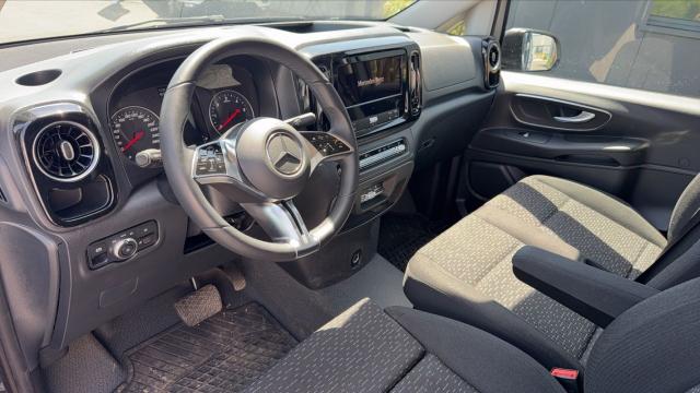 Mercedes Benz Vito image 4
