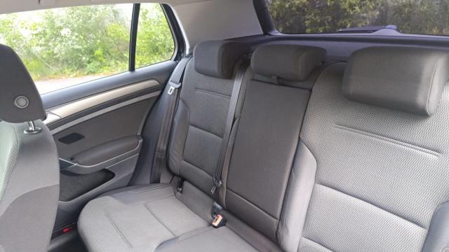 Volkswagen Golf image 9