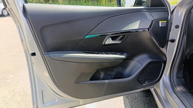 Peugeot 208 image 9