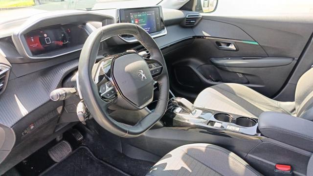 Peugeot 208 image 5