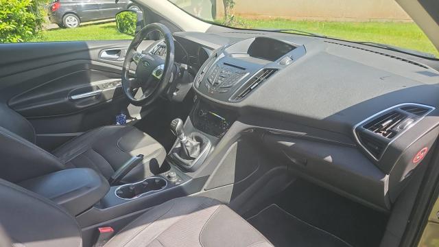 Ford Kuga image 7
