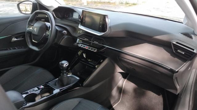 Peugeot 208 image 1