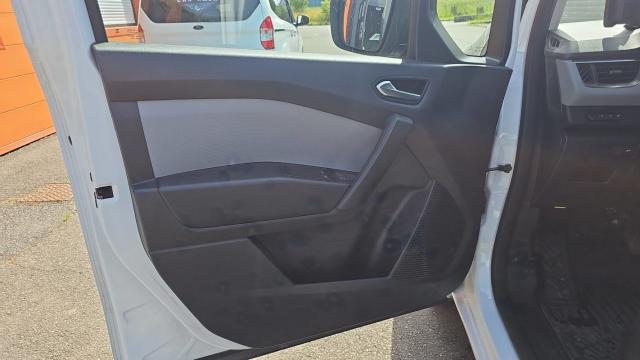 Nissan Townstar image 8