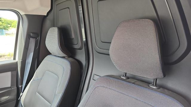 Nissan Townstar image 6