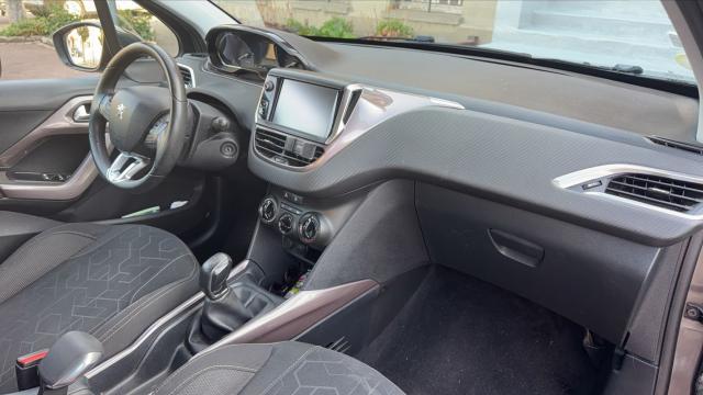 Peugeot 2008 image 8
