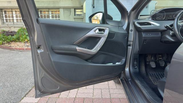Peugeot 2008 image 1