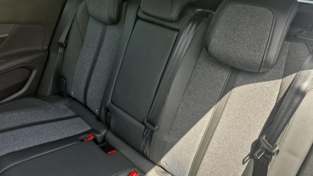 Peugeot 3008 image 3
