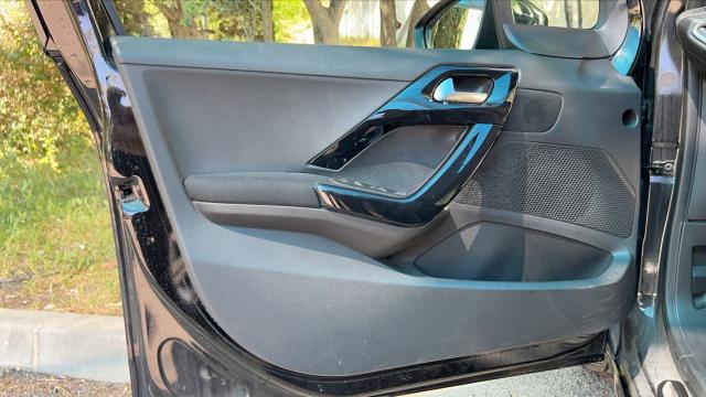 Peugeot 208 image 6