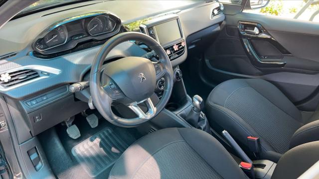 Peugeot 208 image 5