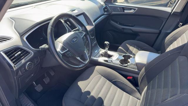 Ford Galaxy image 5