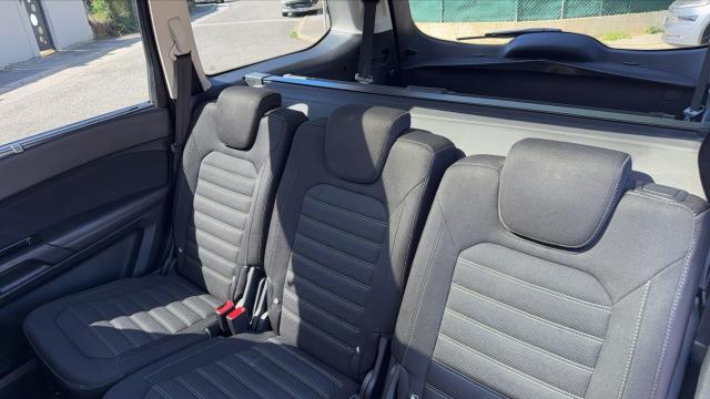 Ford Galaxy image 2