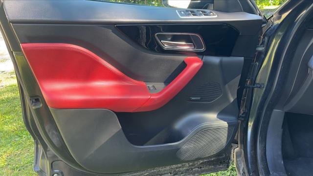 Jaguar F-Pace image 4