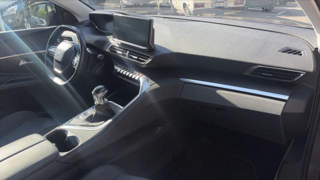 Peugeot 5008 image 8