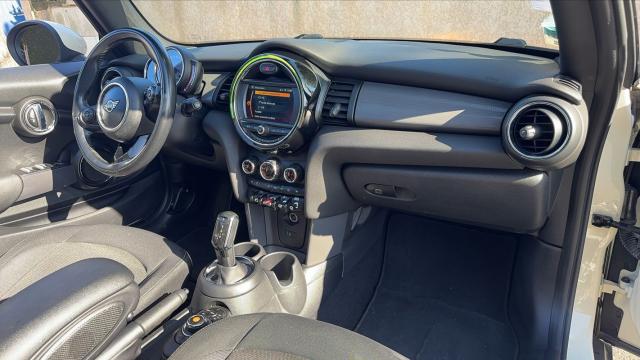 Mini Cabrio image 6