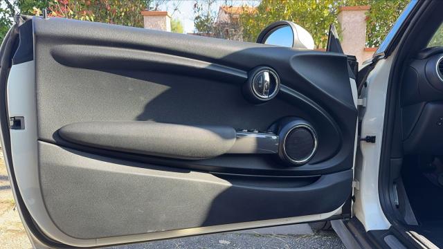 Mini Cabrio image 1