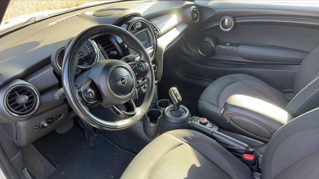 Mini Cabrio image 5